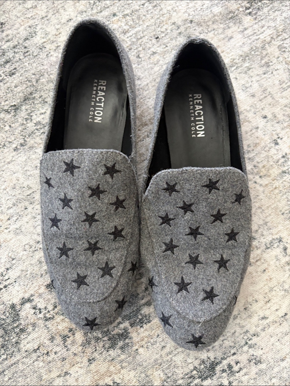 Kenneth Cole Reaction Gray Felt Star-Patterned Slip-On Loafers